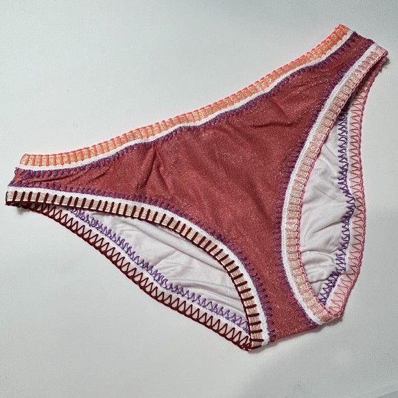 PilyQ PQ Teaberry Crochet Trim Scoop Swim Bikini Bottom Size M NWT - Picture 2 of 10